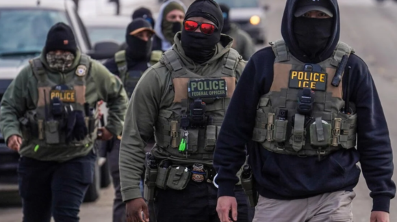 Agente de ICE que atropelló a un trabajador mexicano en Houston fue imputado por agresión agravada