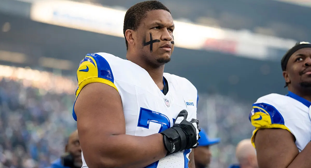 Alaric Jackson causará baja de los Rams por los siguientes dos partidos luego de recibir una sanción por la NFL