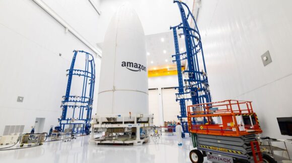 Amazon se prepara para competir con Starlink: construye el satélite número mil de su red Leo