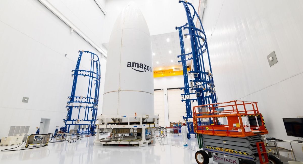 Amazon se prepara para competir con Starlink: construye el satélite número mil de su red Leo