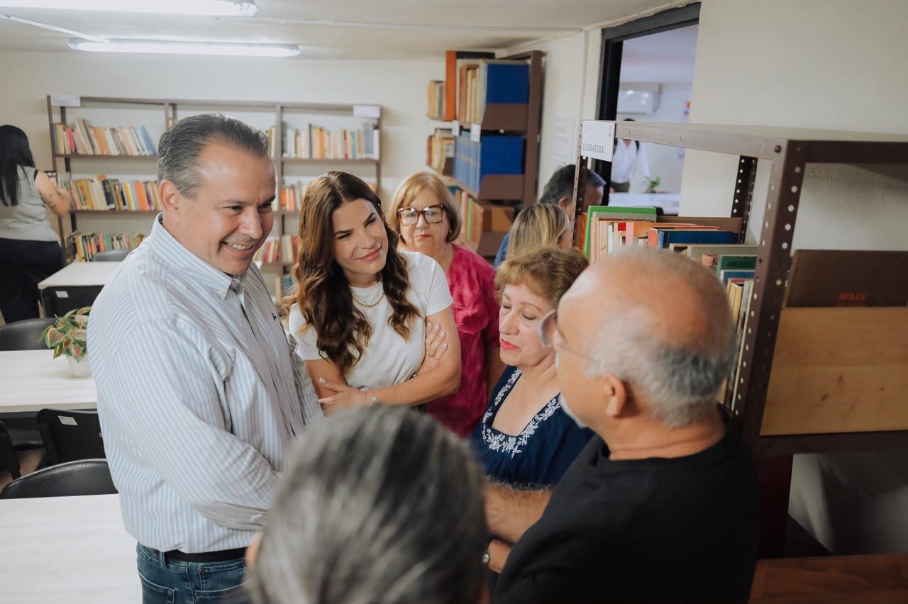 Apoyan Toño Astiazarán y Patty Ruibal a la Biblioteca Pública Rafael V. Meneses