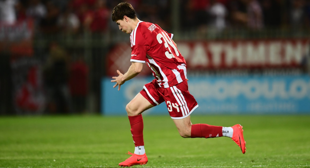 Armando González, delantero mexicano, se convirtió en el jugador más caro en la actualidad de la Superliga de Grecia