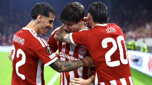 ‘Hormiga’ González recupera la titularidad con el Olympiacos; participa en la goleada sobre el Kalamata