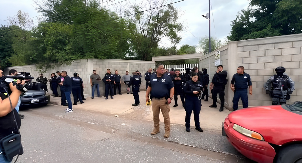 Ataque con machetes y bombas molotov en secundaria de Torreón deja un muerto y tres heridos