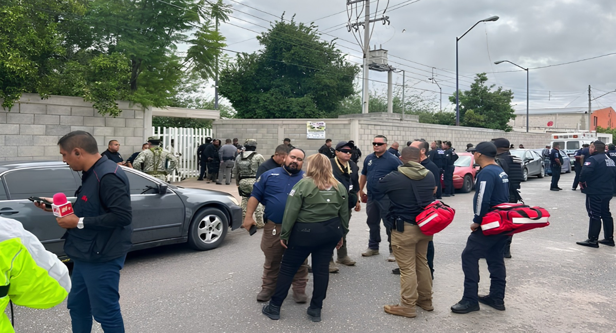 Ataque con machetes y bombas molotov en secundaria de Torreón deja un muerto y tres heridos