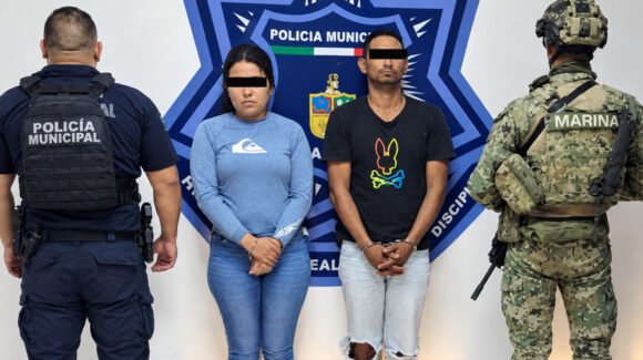 Atrapan a pareja poco después de robar vehículo en Ciudad Obregón; la unidad fue recuperada