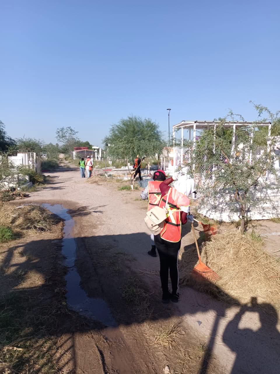 Avanzan los preparativos y limpieza de panteones en Hermosillo para Día de Muertos