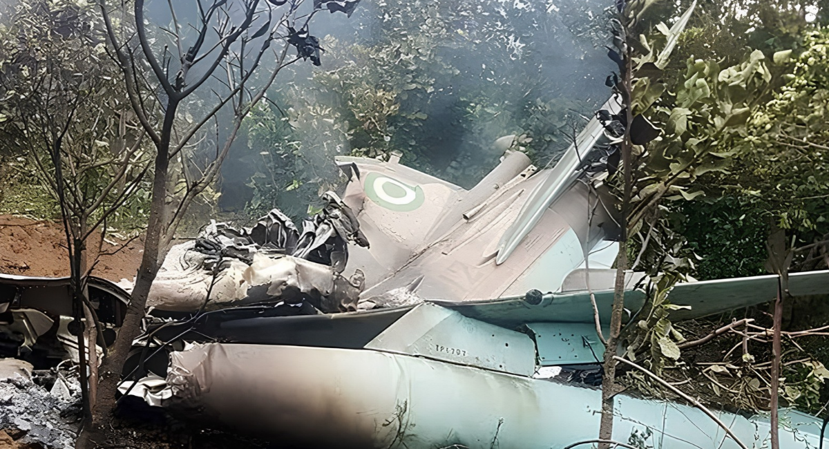 Avión militar se estrella con 32 personas a bordo en Nigeria; realizaba una misión rutinaria