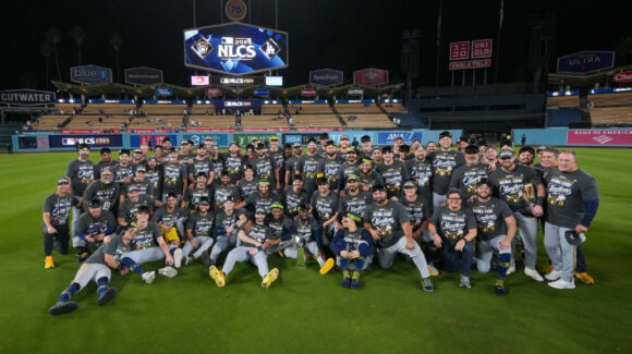 Milwaukee Brewers esfuma el sueño del tricampeonato de Los Ángeles Dodgers