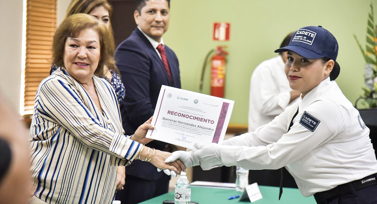 Cajeme suma 12 nuevos policías municipales; nueve mujeres destacan entre los graduados