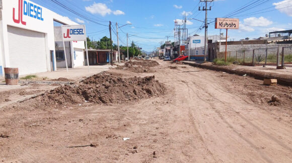 Canaco denuncia cierre de negocios por retrasos en obras de rehabilitación vial en Ciudad Obregón