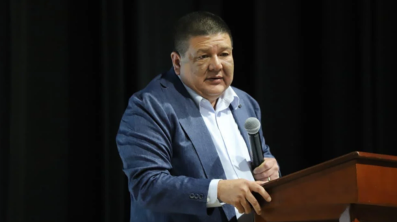 César Jáuregui enfrenta audiencia clave por presunta traición a la patria