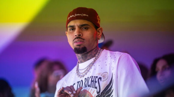 VIDEOS: Chris Brown evita la cárcel tras ser condenado por atacar a un productor con una botella en Londres