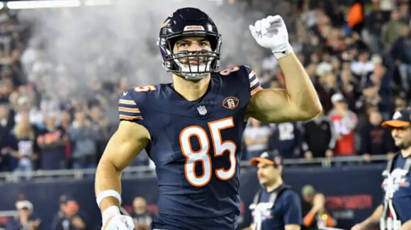 Cole Kmet preocupa a Bears tras lesión contra Patriots: Ben Johnson admite que su rodilla “no se ve bien”