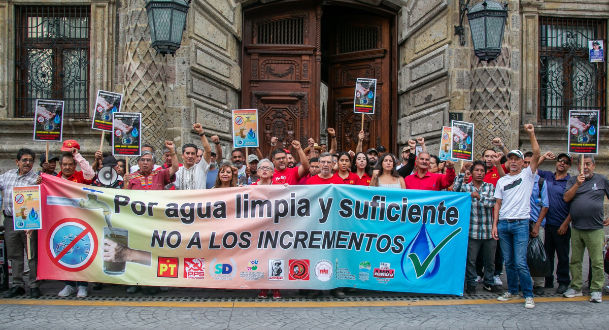 Colectivos anuncian segunda megamarcha por el agua tras represión policial en Guadalajara