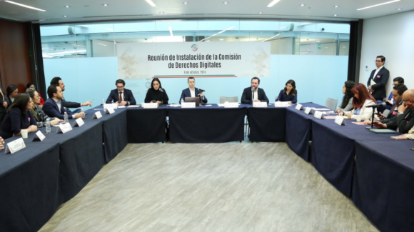 Comisión del Senado desecha prohibición de redes sociales a menores y perfila nueva ley digital