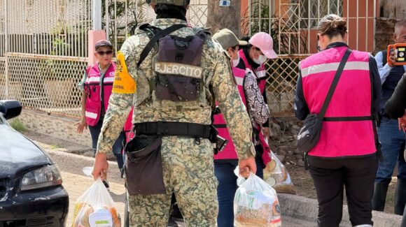 Continúan apoyos a familias afectadas por huracán ‘Polo’ en Empalme