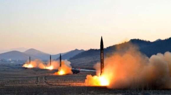 Corea del Norte lanza más de 10 misiles en dirección a aguas japonesas