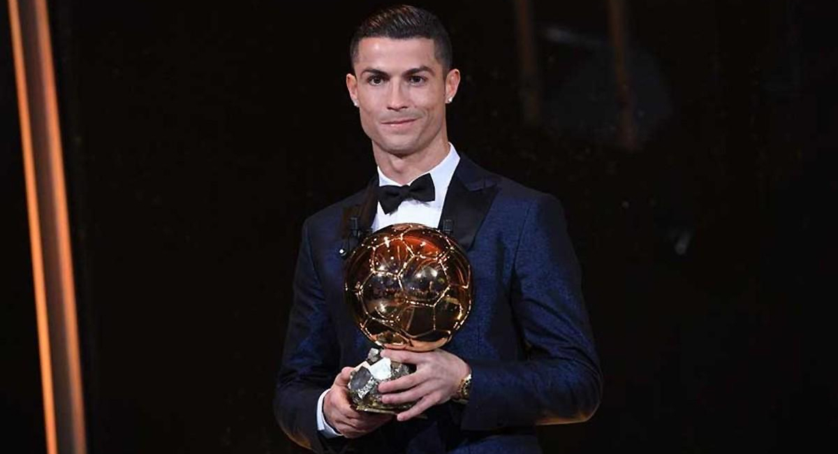 Cristiano Ronaldo se impuso ante Lionel Messi en la votación por el B.O.A.T. con su Balón de Oro del 2012