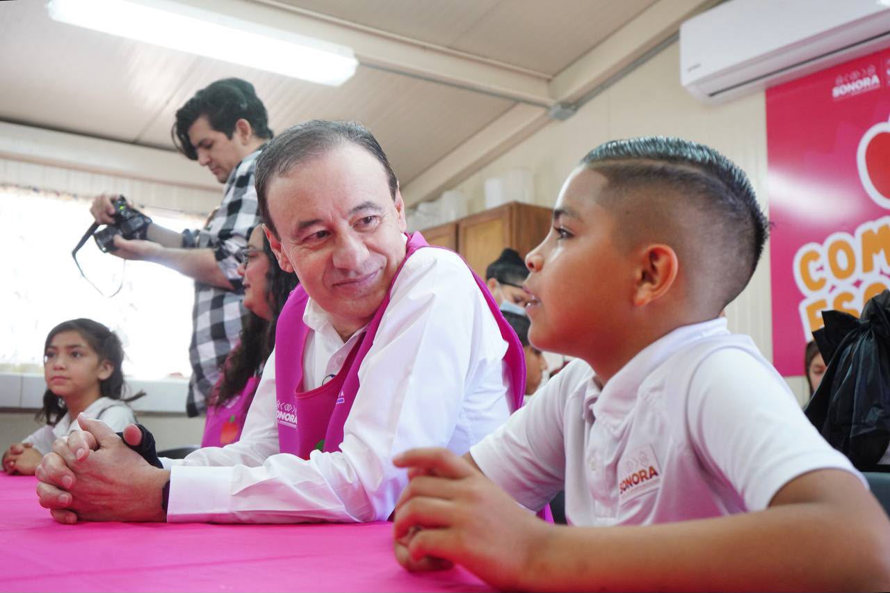 Durazo entrega más de 12.8 millones de raciones escolares en Sonora durante 2026