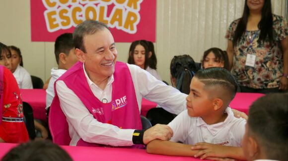 Durazo entrega más de 12.8 millones de raciones escolares en Sonora durante 2026