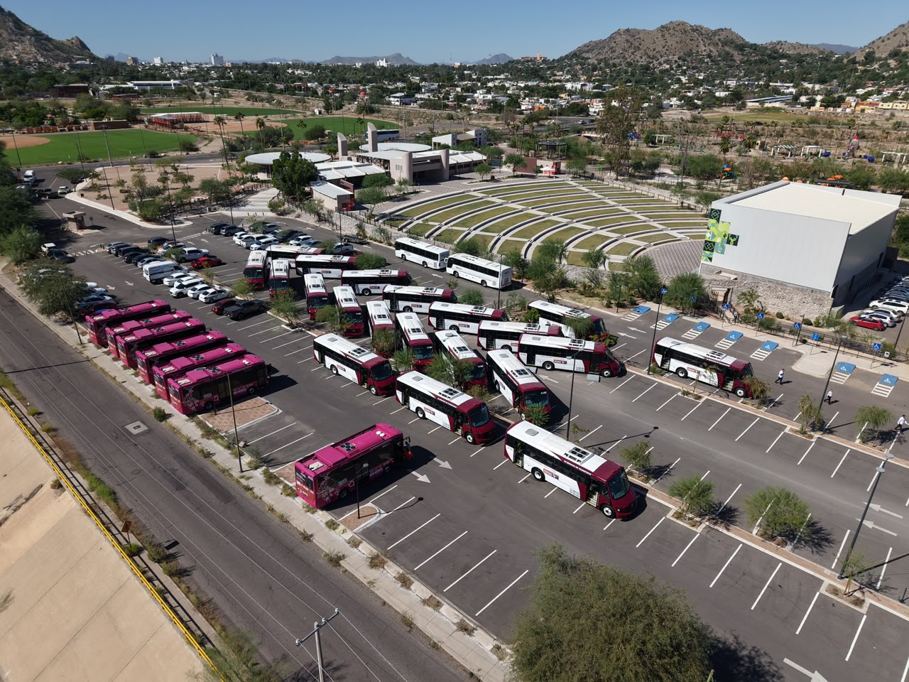 Durazo suma 175 nuevos camiones al transporte de Hermosillo con inversión de $574 millones