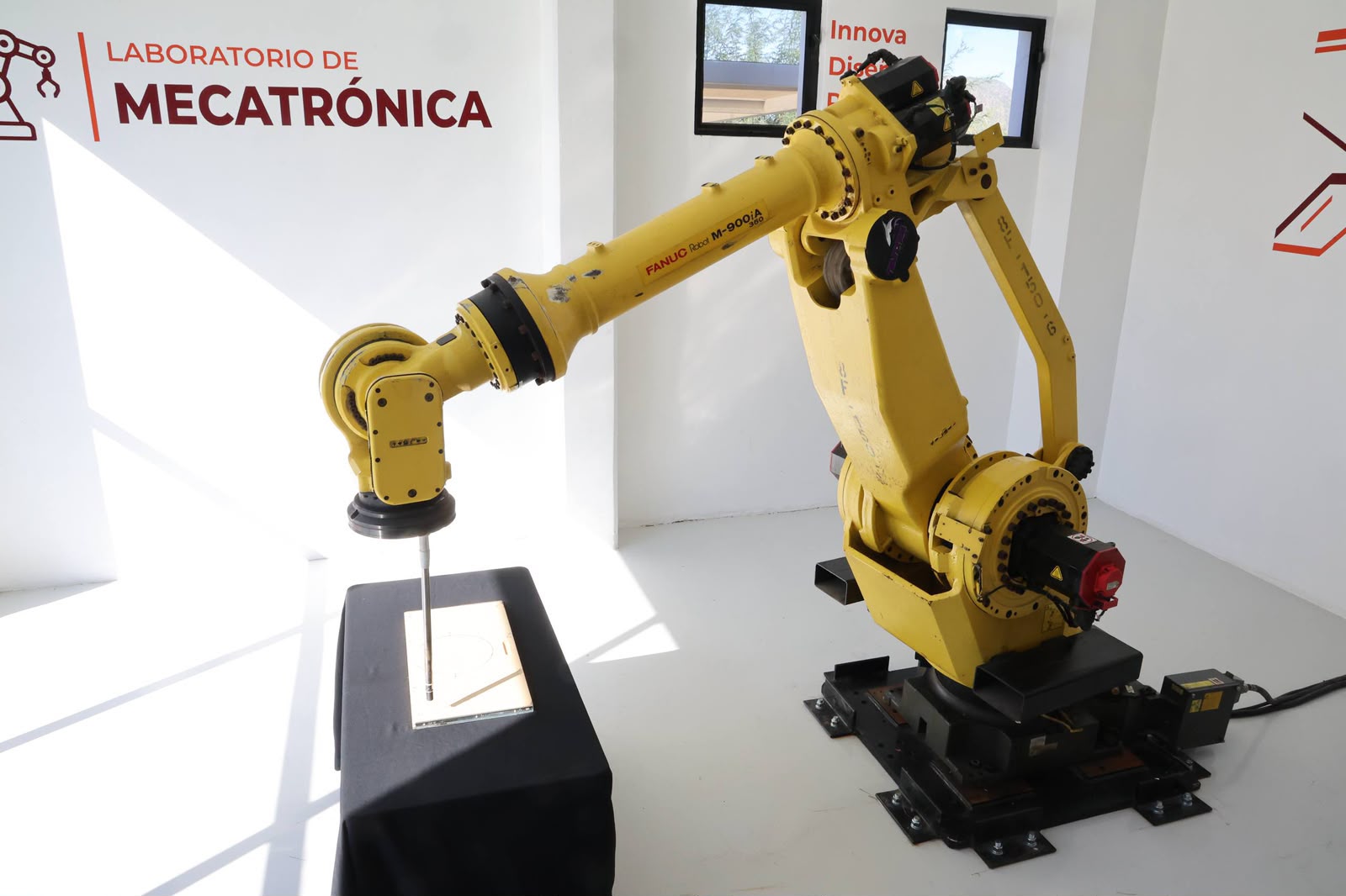 Durazo y Ford inauguran laboratorio industrial de mecatrónica en Cecyte Sonora