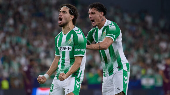 Betis remonta y vence al Porto en Champions League; Santiago Giménez juega y Fidalgo se queda en la banca