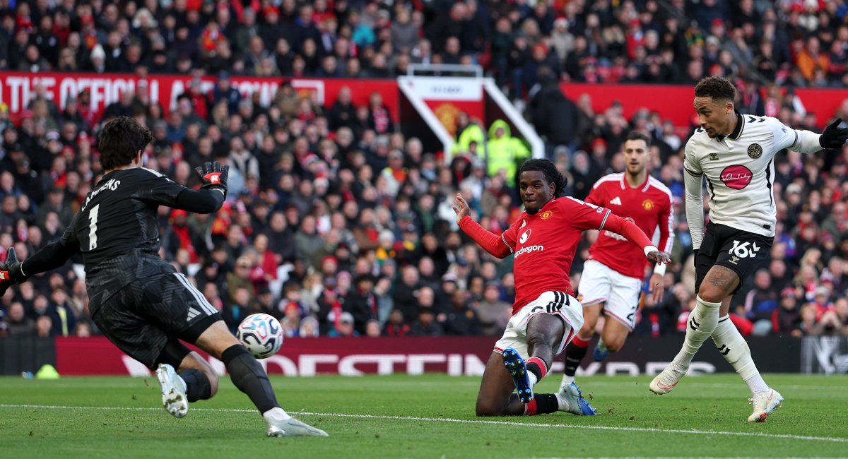 El Bournemouth agravó más la crisis del Manchester United al golearlo en el Old Trafford