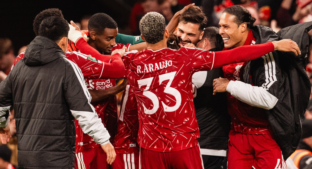 El Liverpool se impuso ante el Chelsea en una dramática tanda de penales para eliminarlo y clasificar a los cuartos de final de la Carabao Cup