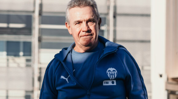 Javier Aguirre debuta en Valencia: empata ante Racing de Santander y suma un punto en LaLiga