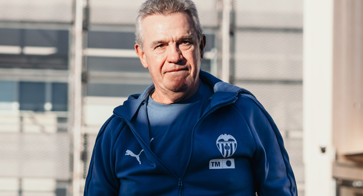 El Valencia consiguió un agónico empate ante el Racing de Santander en el regreso de Javier Aguirre a LaLiga