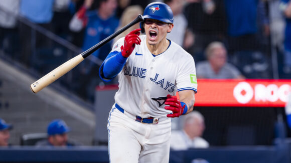 Brandon Valenzuela va por un Guante de Oro histórico: ningún receptor nacido en México lo ha ganado en MLB