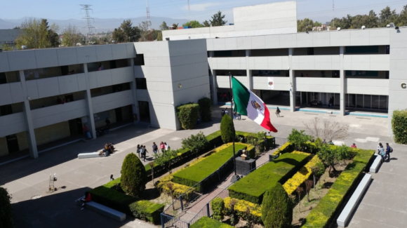 Encapuchados ingresan a la Prepa 1 de la UNAM y amagan con tomar el plantel; reportan un lesionado