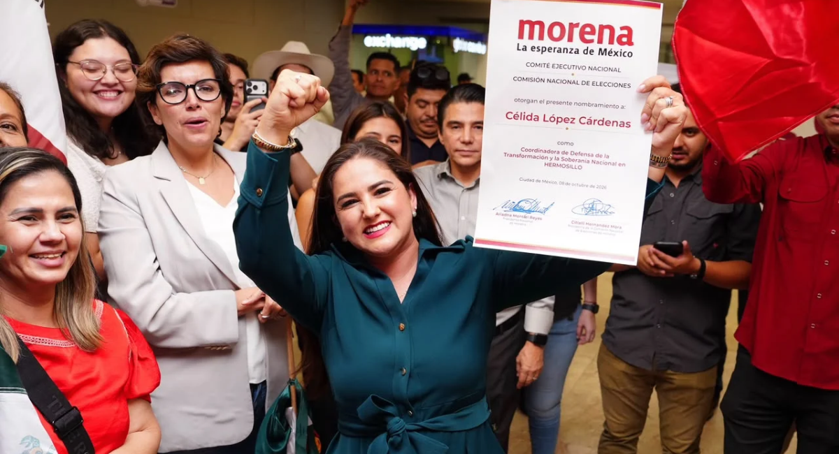 Entre muestras de apoyo, reciben a Célida López en el aeropuerto de Hermosillo