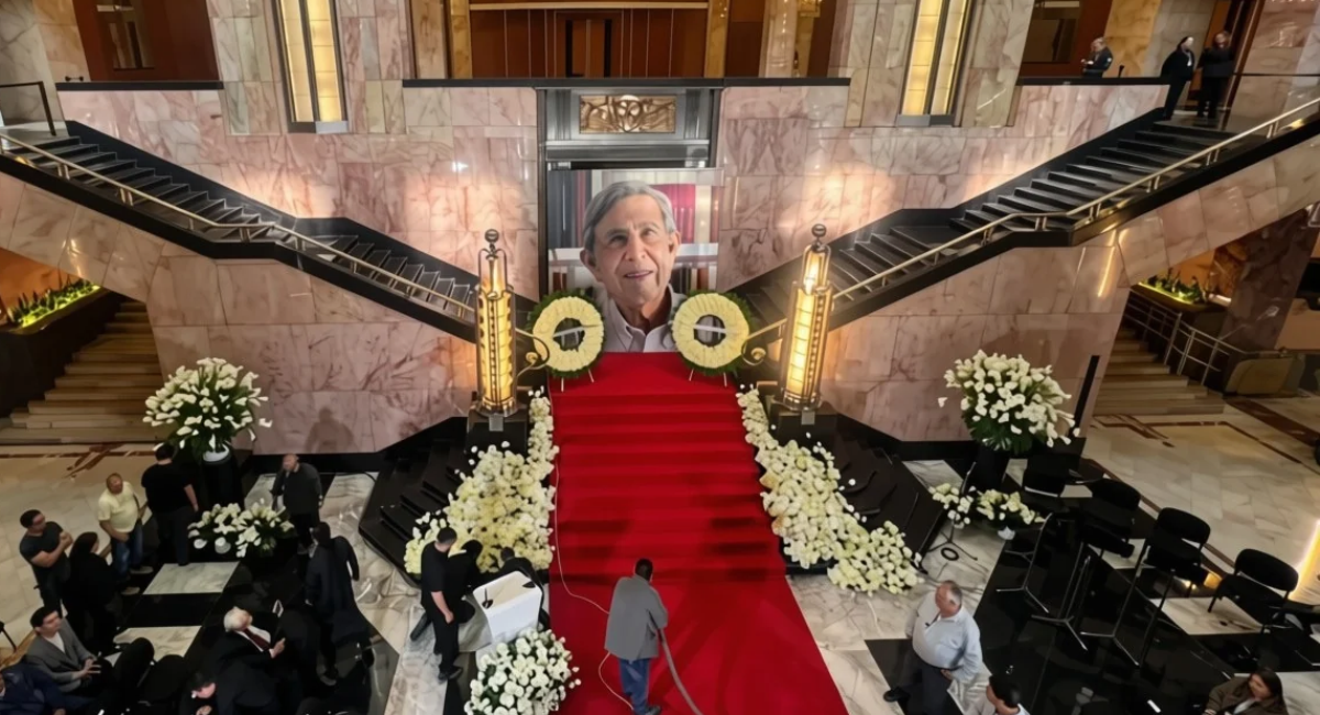 Entre ovaciones, aplausos y al son del violín: Así rinden homenaje a Cuauhtémoc Cárdenas en Bellas Artes