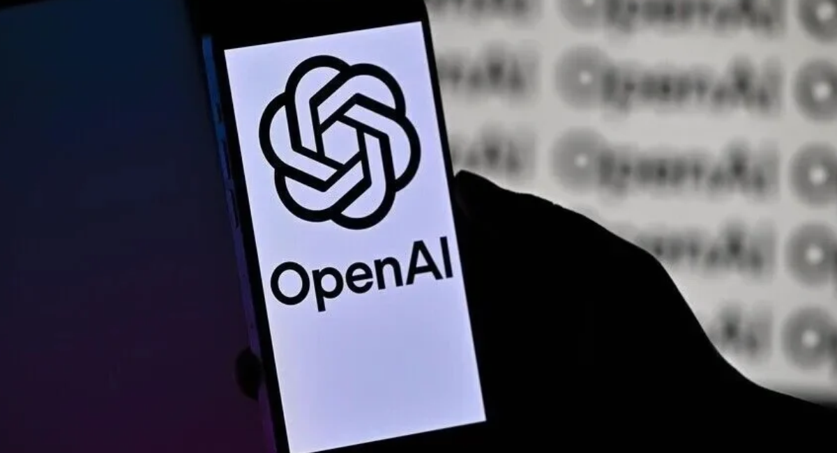 Espionaje en OpenAI: FBI arresta a un empleado por ocultar un micrófono en una sala de reuniones