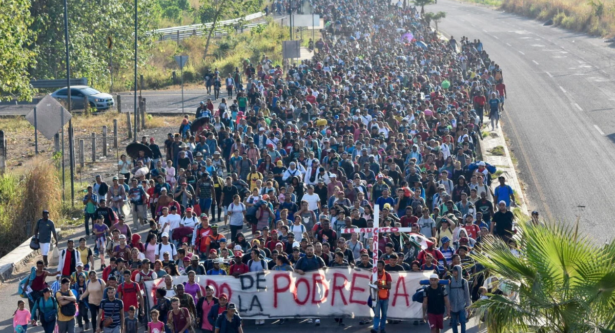 Estados Unidos impone restricciones de visa a presuntos organizadores de caravanas migrantes