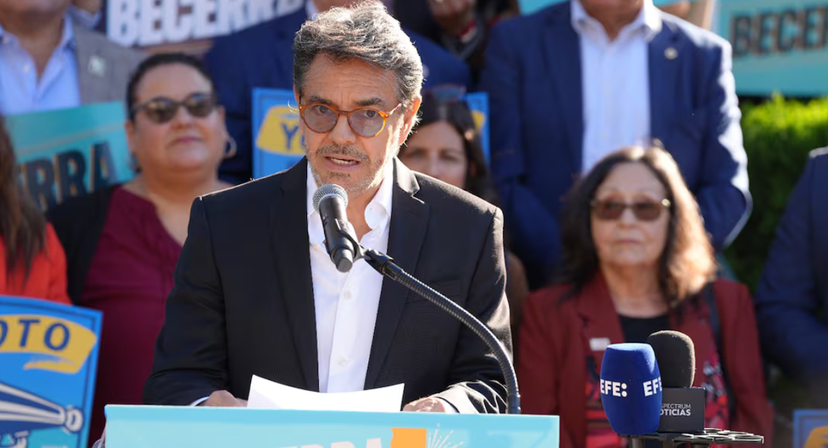 Eugenio Derbez denuncia intimidación de Trump a latinos en EU rumbo a elecciones y respalda a Xavier Becerra