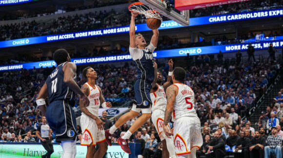 Encabezados por Irving y Flagg, los Mavericks le ponen fin al vuelo perfecto de los Rockets