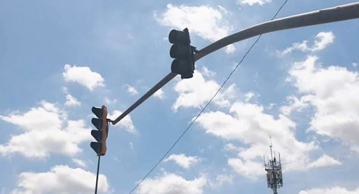 Fallas de CFE afectan semáforos y alumbrado público en distintos sectores de Cajeme
