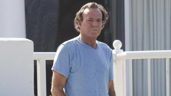 Fiscalía española avala revisar denuncias contra Julio Iglesias por presunta agresión sexual a empleadas