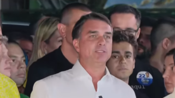 “Es imposible reconocer el resultado”: Flávio Bolsonaro pedirá anular las elecciones en Brasil