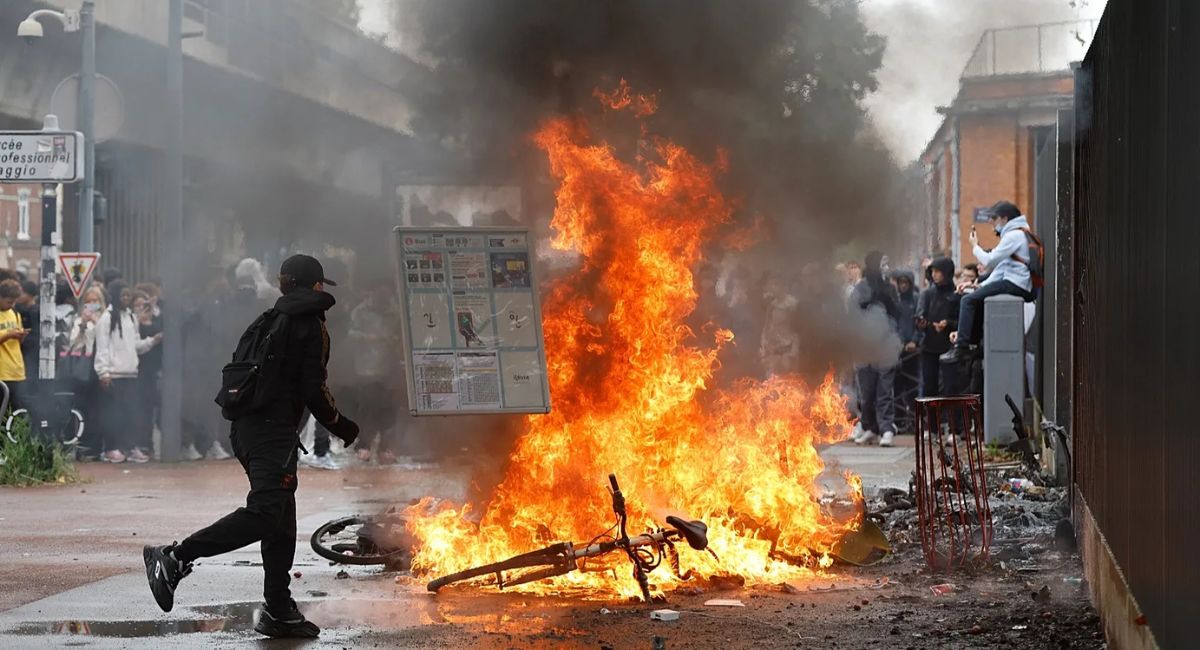 Disturbios se extienden durante protestas estudiantiles en Francia