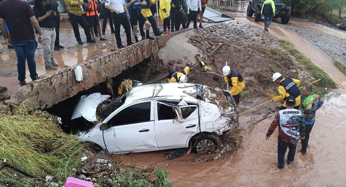 Fuertes lluvias en Guaymas y Empalme dejan un muerto y graves daños