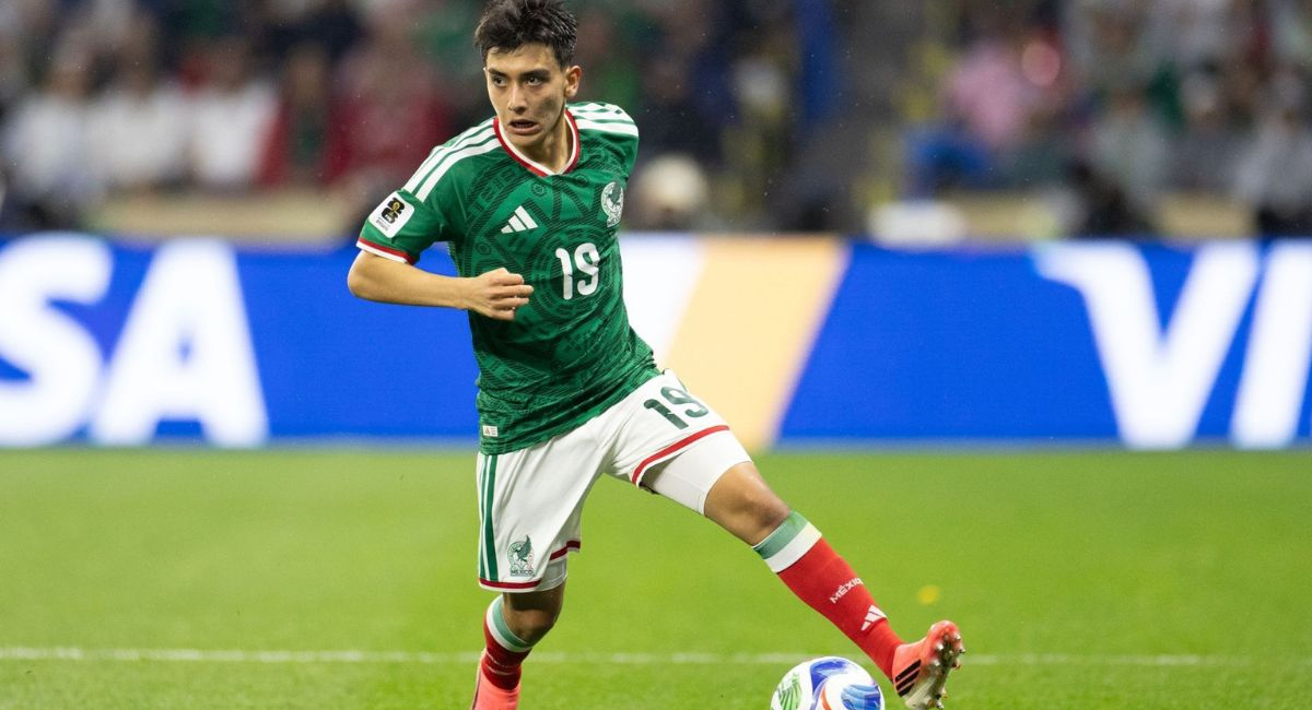 Gilberto Mora llegará a la mayoría de edad con lo que cumplirá el reglamento de la FIFA y podrá negociar su salida a Europa