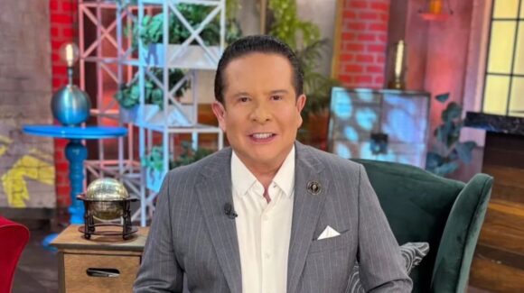 Gustavo Adolfo Infante ofrece disculpa pública tras difundir la falsa noticia de que César Bono perdió un ojo