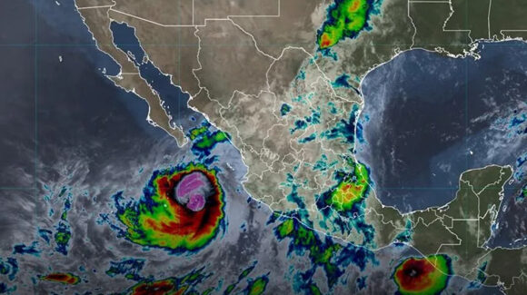 Huracán ‘Rachel’ baja a categoría 1: Esta es su trayectoria y los estados donde dejará lluvias