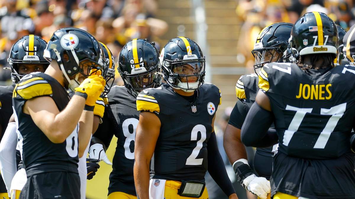 Steelers podrían buscar a Jauan Jennings en un canje ante la baja de Michael Pittman Jr.