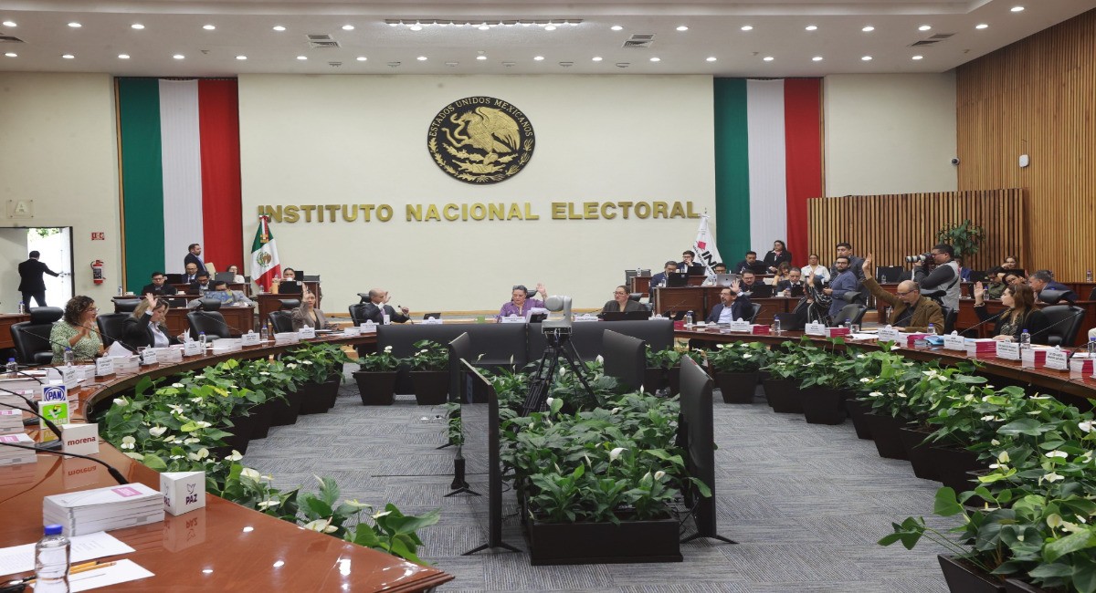 INE conmemora 36 años y refrenda su compromiso con la democracia y el voto libre
